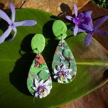 Load image into Gallery viewer, Passionflower