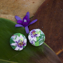 Load image into Gallery viewer, Passionflower