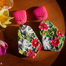Load image into Gallery viewer, Wildflower Mama