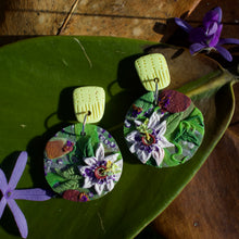 Load image into Gallery viewer, Passionflower